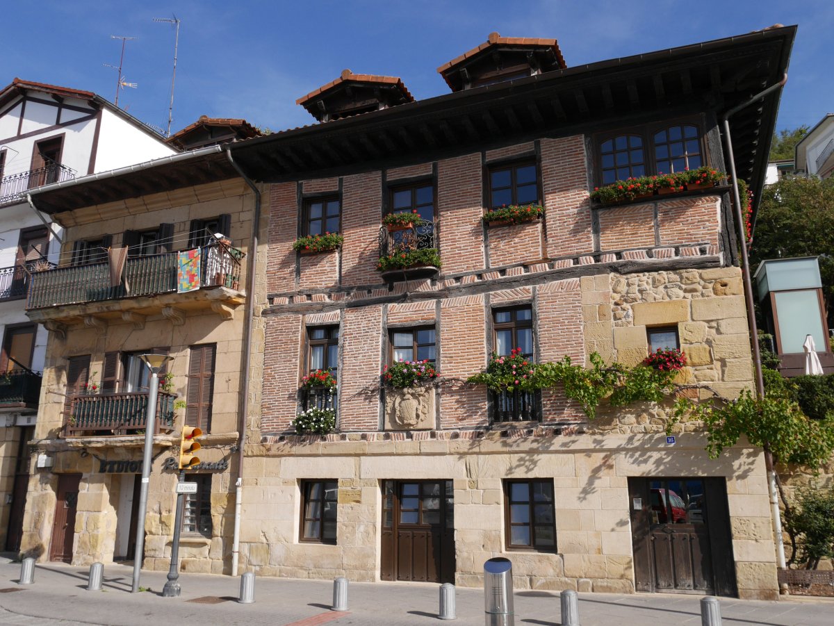 Platain etxea, Pasai Donibane