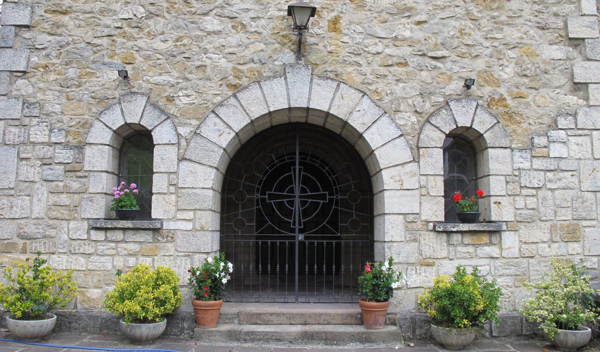 San Pedro eliza, Almandoz