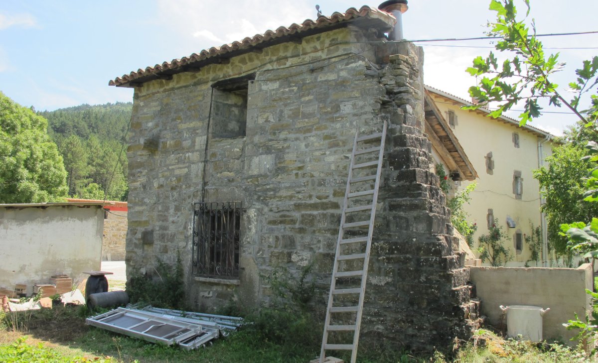 San Pedro elizatik geratzen den zatia, Larraingoa-Erroibar