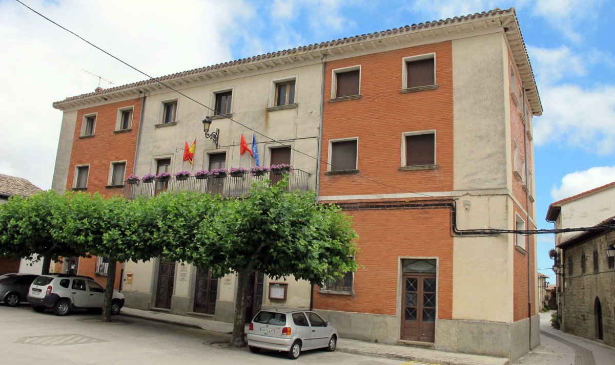 Udaletxea, Urrotz hiribildua