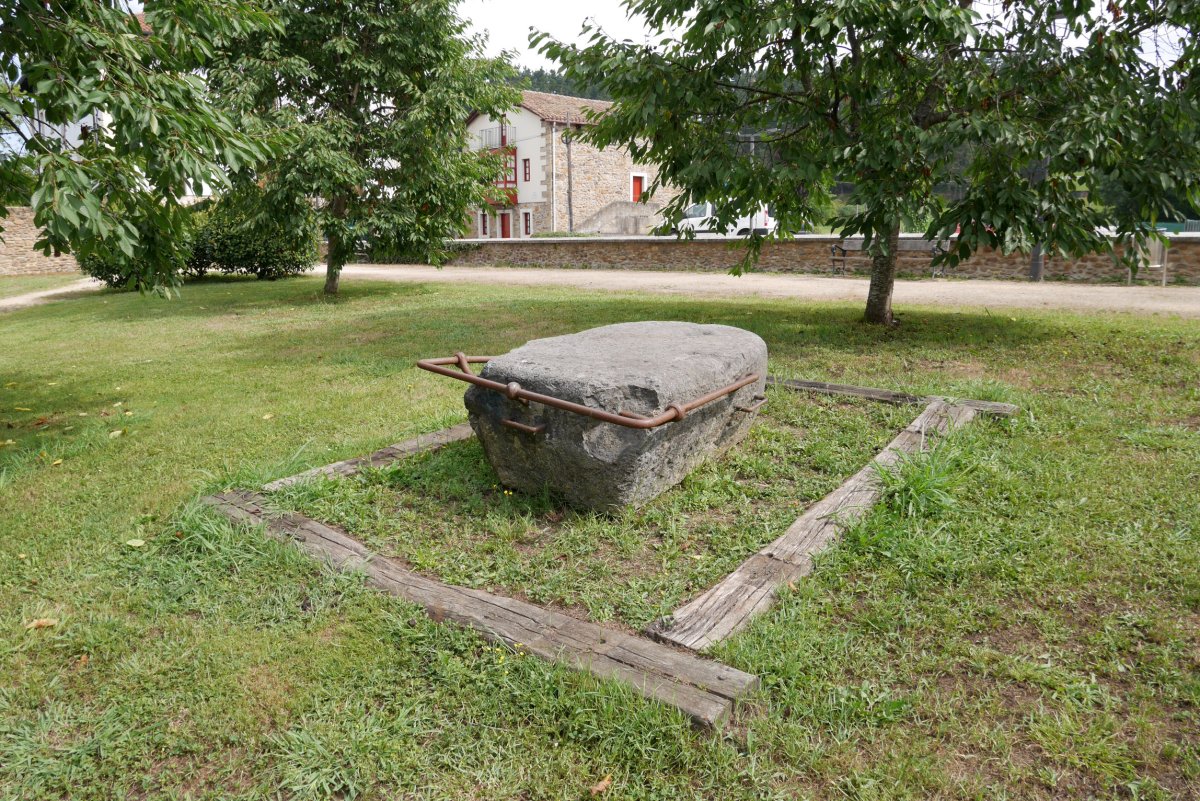 Dema-harria, Abadiño