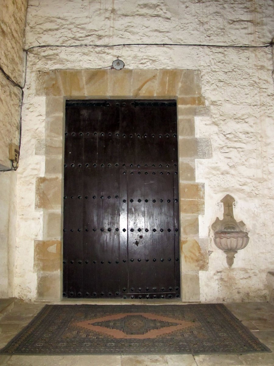 Elizaren sarrerako atea, Uzarraga-Antzuola