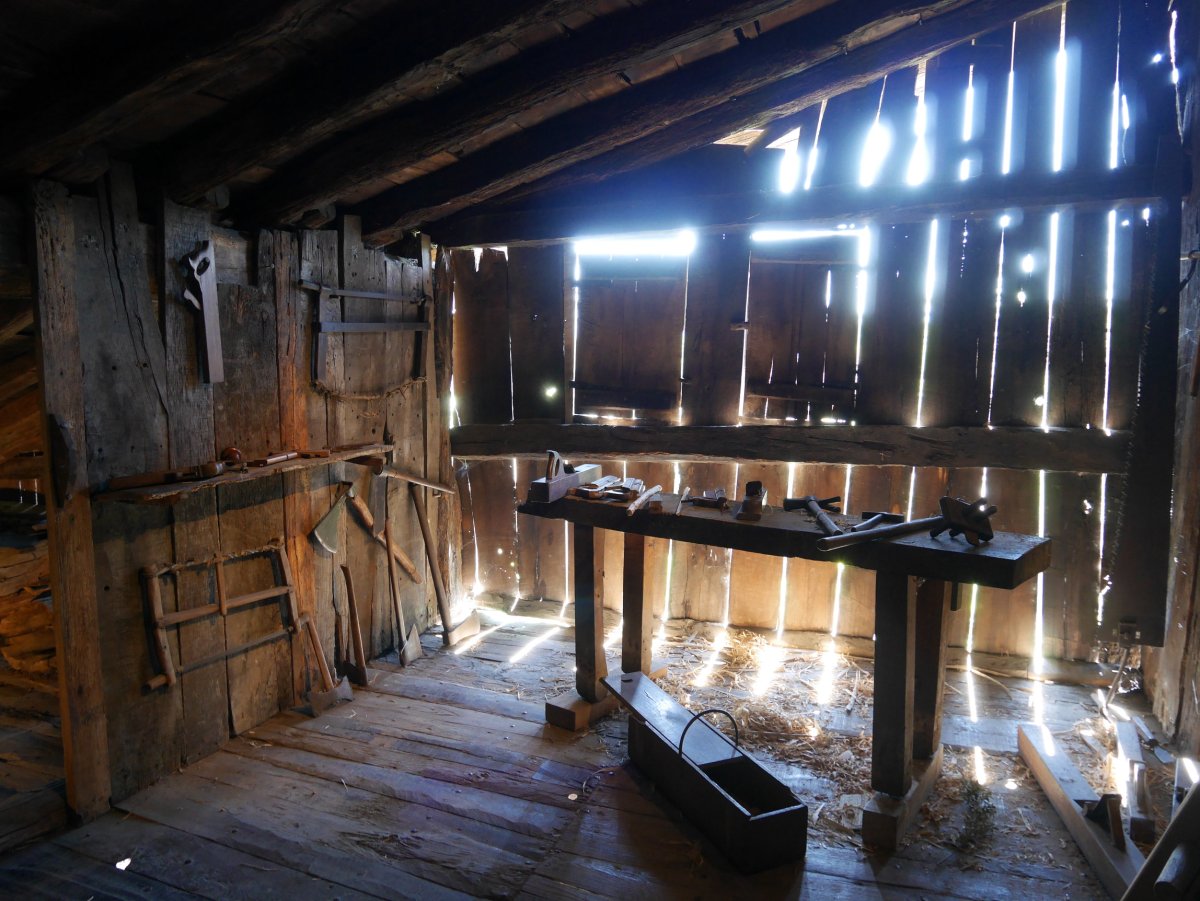 Zura lantzeko tresneria ganbaran