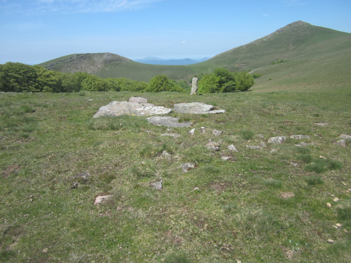 Dólmen Irumugeta y Mugarri   (Mayo  2016)