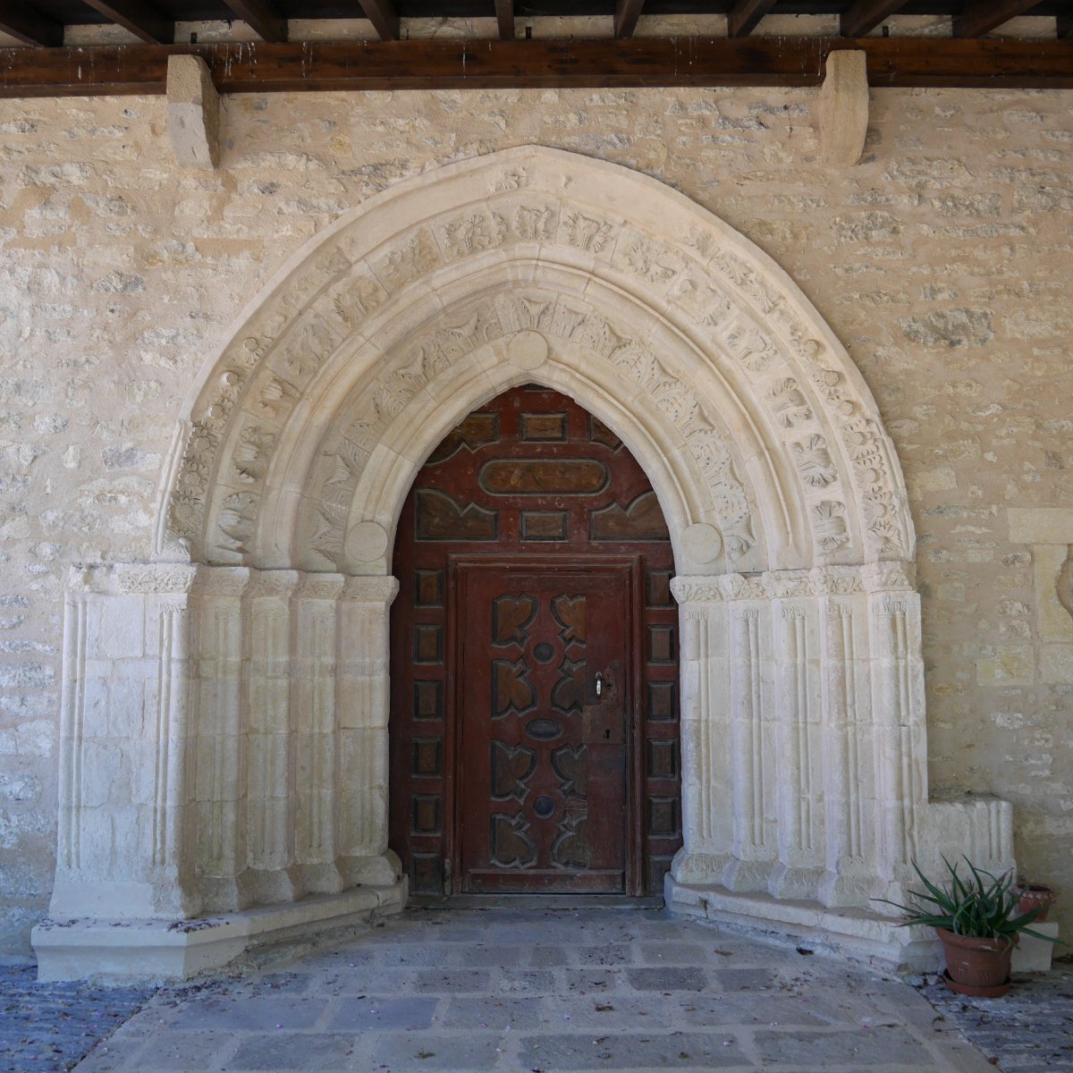 San Martin eliza, Gazeta