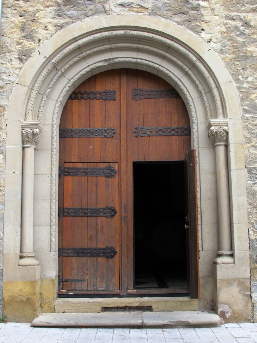 San Salvador eliza, Iruñea