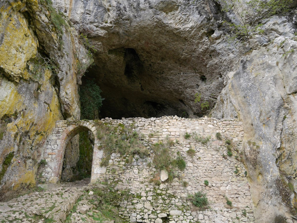 Sandratiko leizearen sarrera