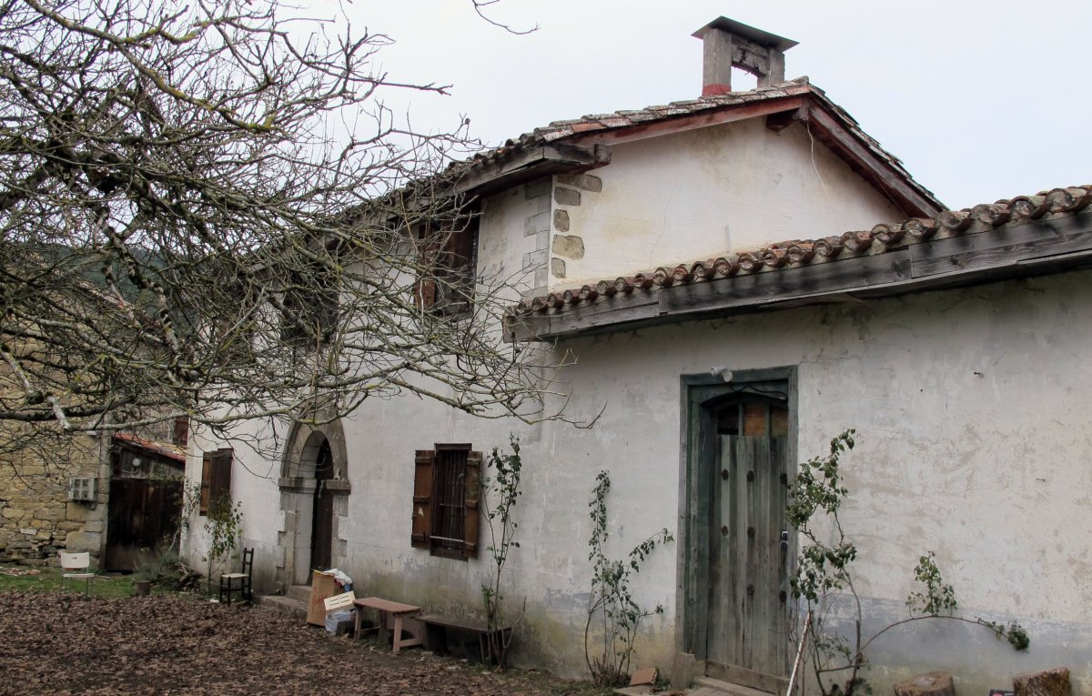 San Isidro eliza, Urniza-Erroibar