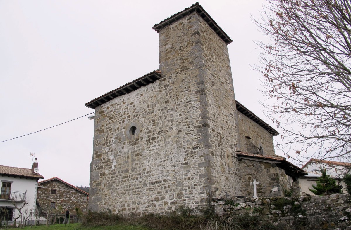 San Esteban eliza, Aintzioa-Erroibar