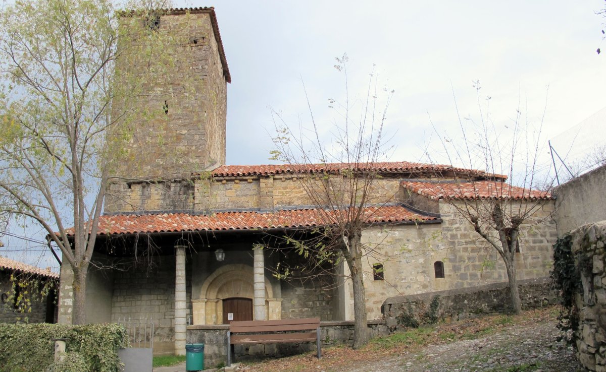 San Saturnino eliza, Ustaize