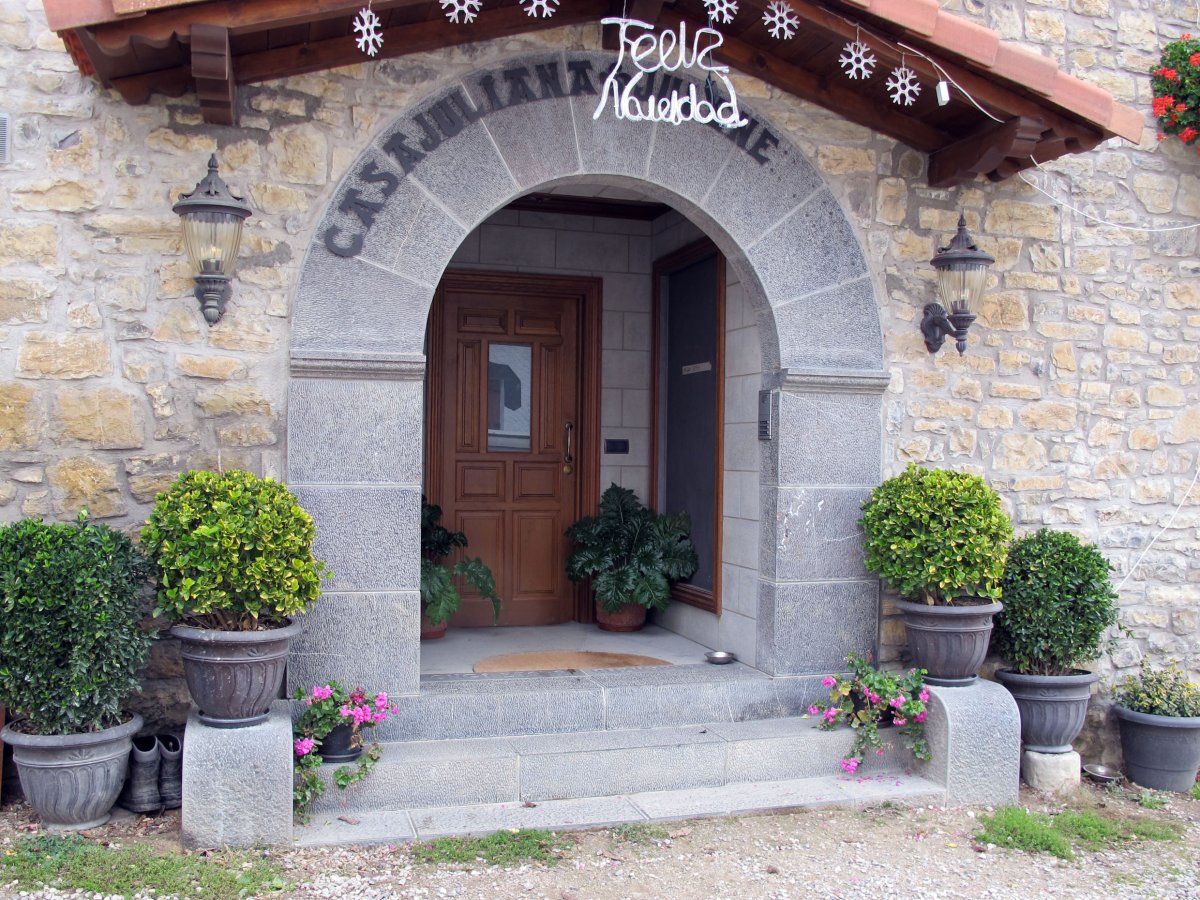 Juliana etxea, Ustaize