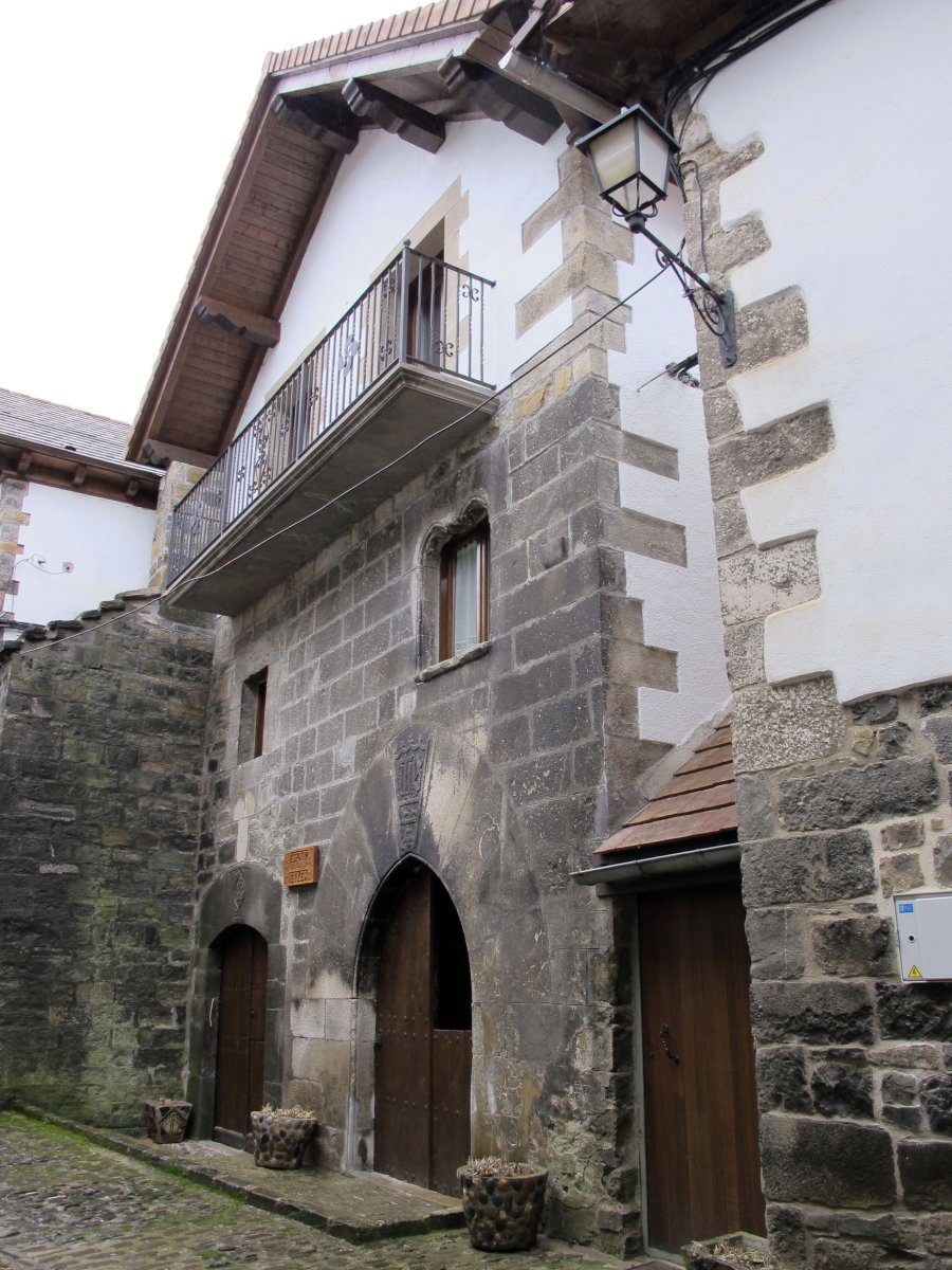 Esparz etxea, Ezkaroze