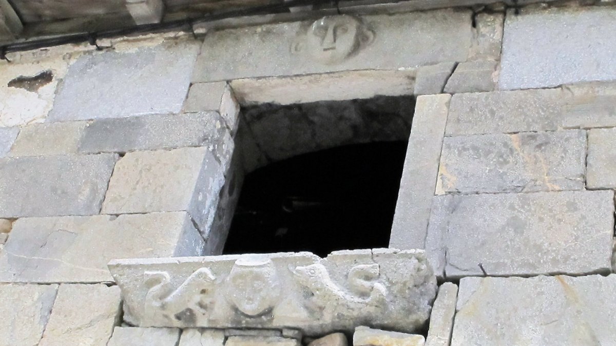 Etxeandia etxea, Espotz-Artzibar