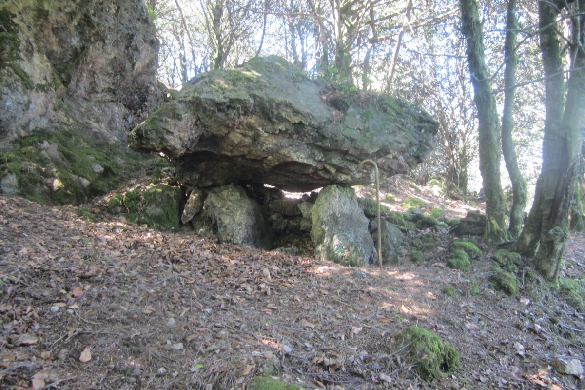 Paradólmen Faalegi (Abril 20017)