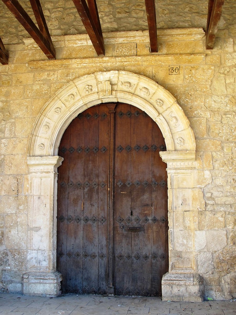 San Pedro eliza, Lezaun