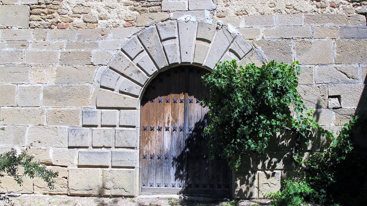 Virgen Blanca eliza, Muru-Deierri