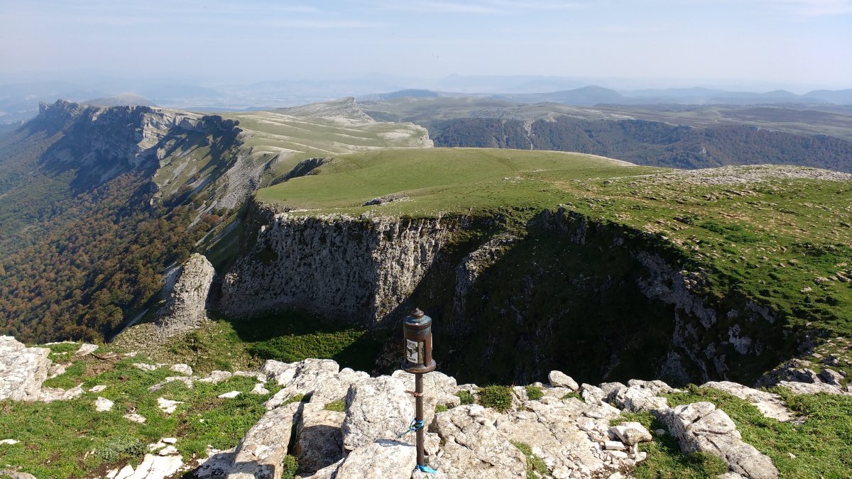 Berian, ipar erlaitza tontorretik