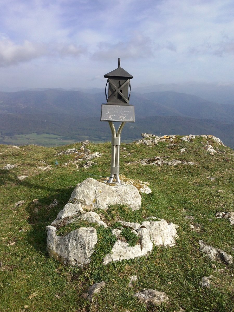 Santa Marina (Antsumendi) (1061m) tontorra eta postontzia