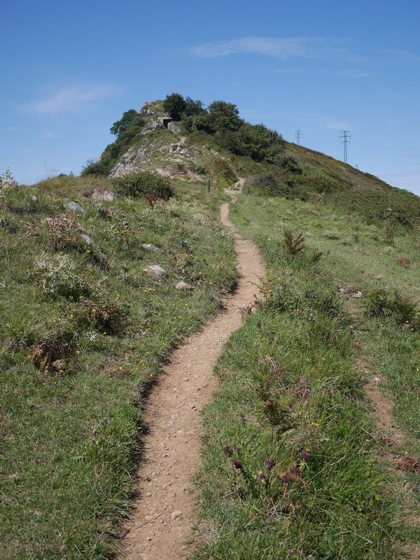 Hego-mendebaldeko bizkarreko bidearen pasarte bat