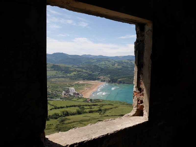 La Arena hondartza kuarteletik ikusita