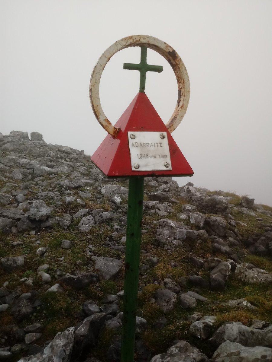 Artzanburutxiki (1356m) (Adarraitz postontzian) postontzia