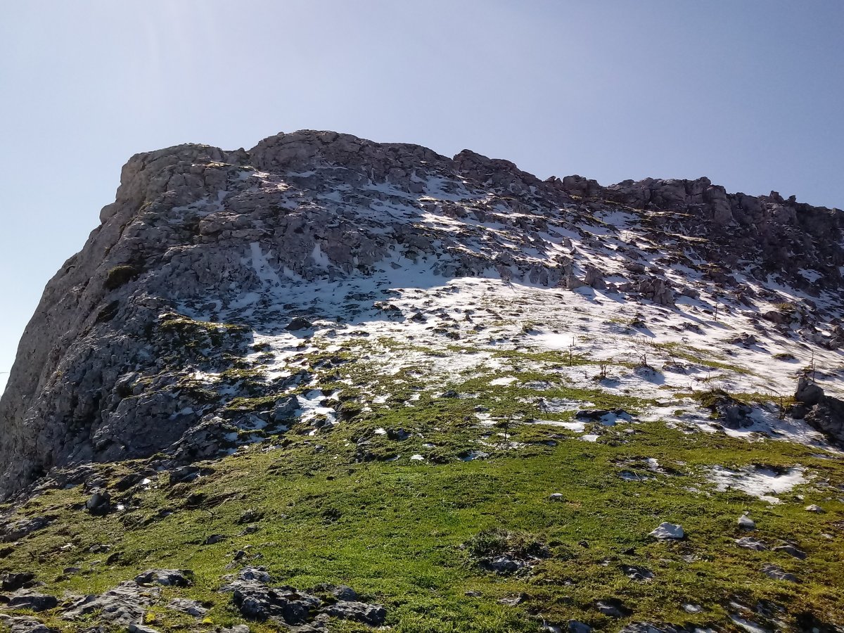 Andarto (1074m), gailurrera iristen