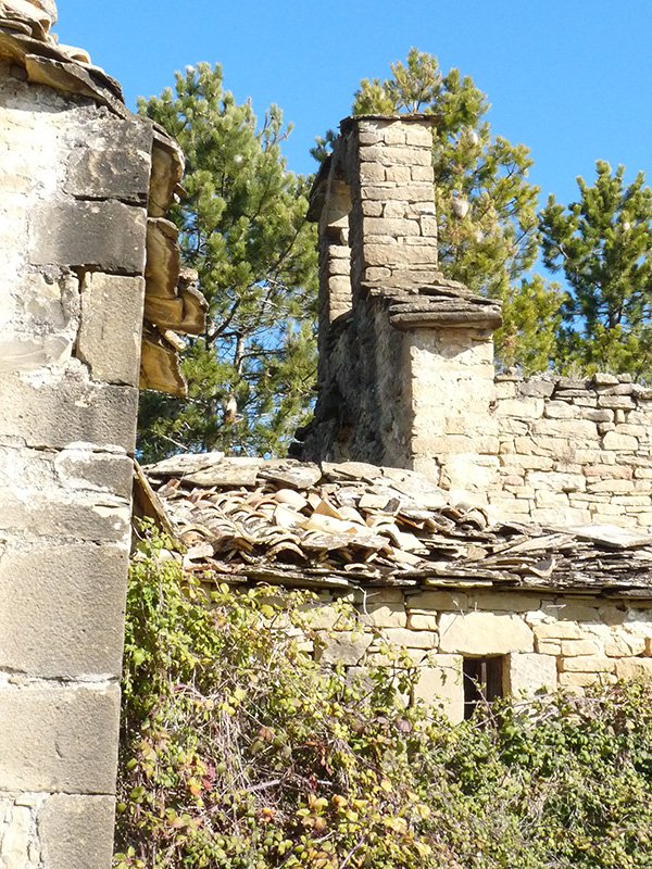 Arangoitiko ermita, erdi erorian