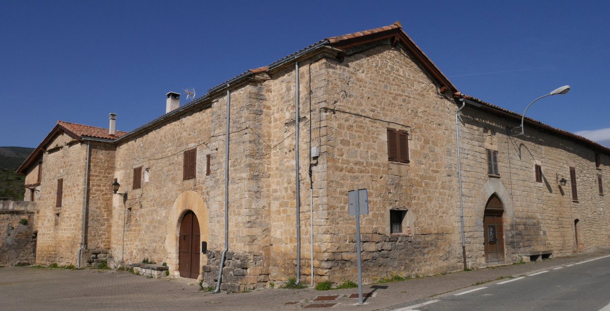 Jauregi zaharra, Asiain