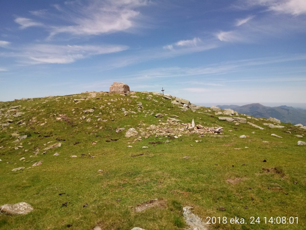 Adi (1458m) tontorra