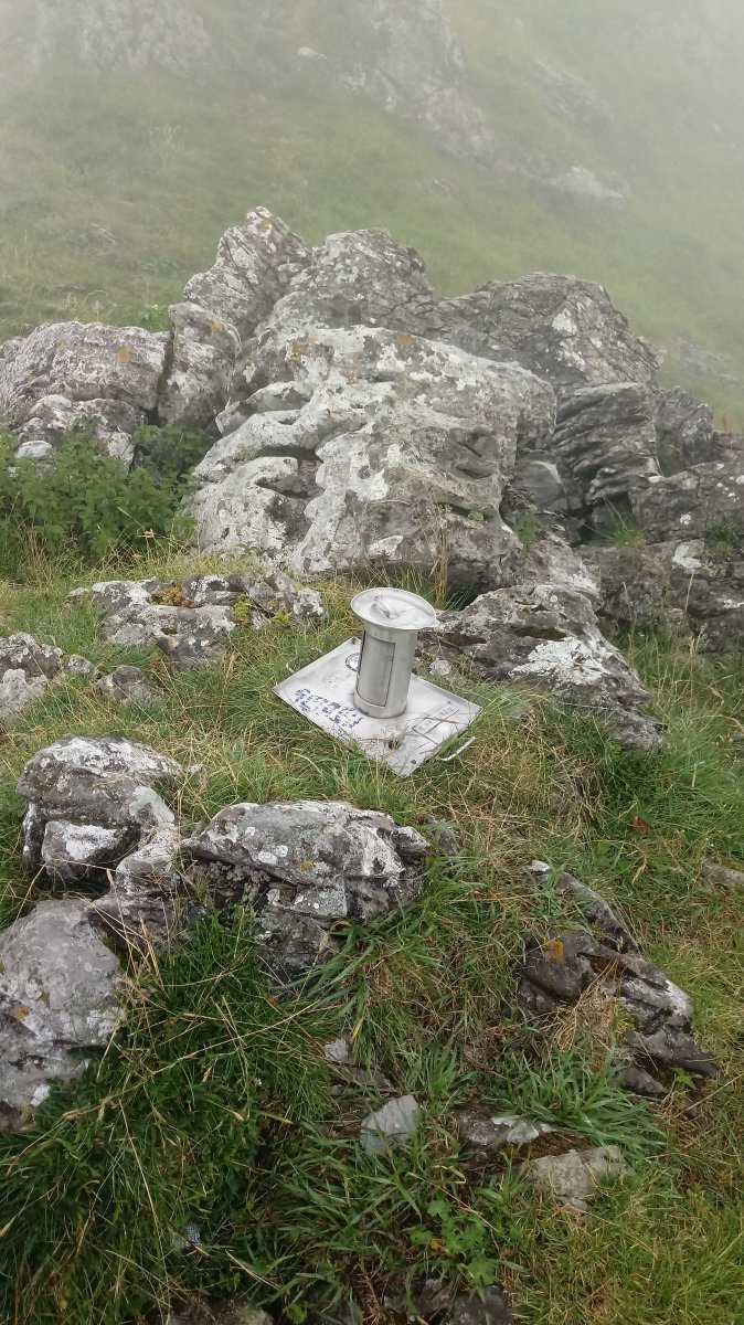 Mugarra, tontorreko postontzia berria