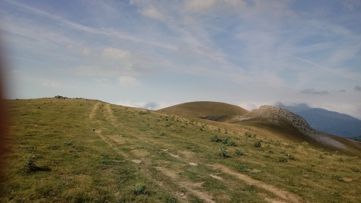 Largintia gaina, ondoan Katxolatze eta Kakueta