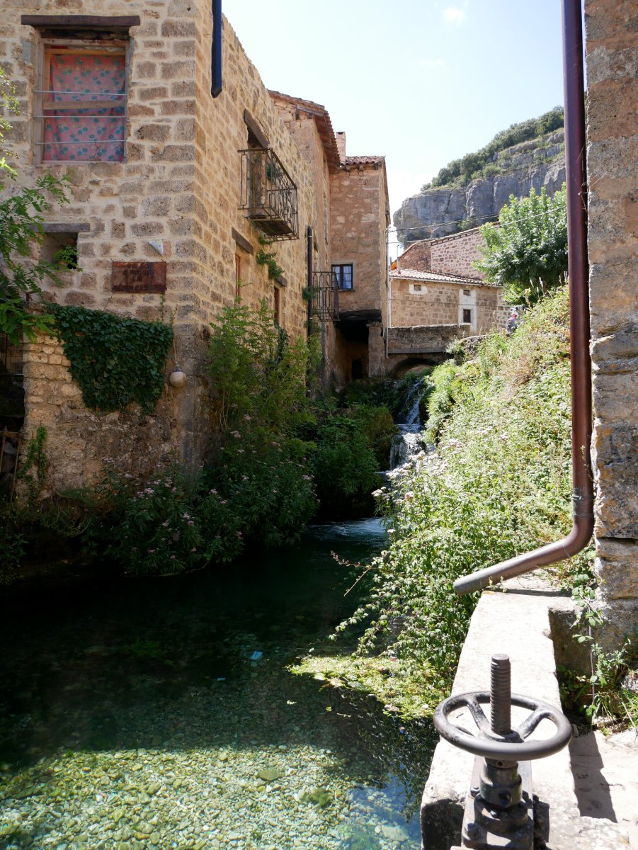 Ubidea herria zeharkatzen, Orbaneja del Castillo.