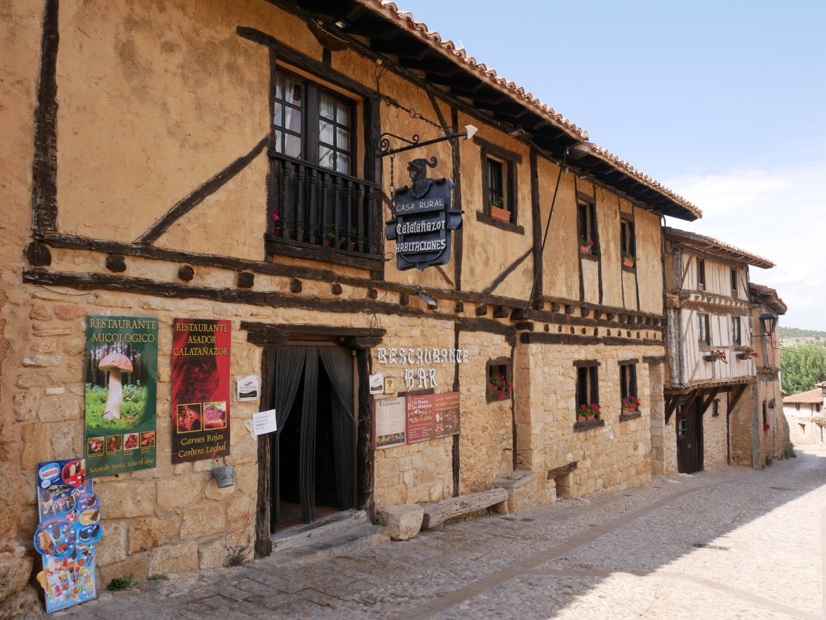 Etxeak, Calatañazor