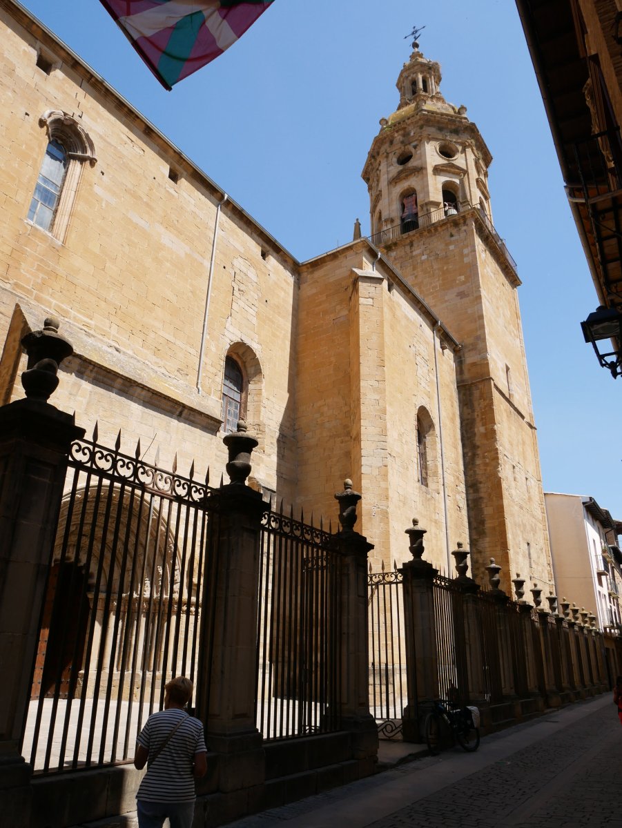 Donejakue eliza, Gares