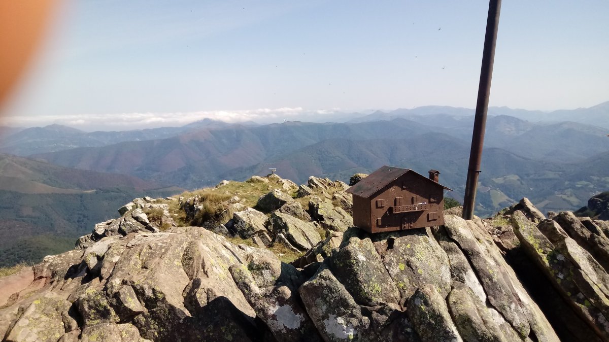 Mendaur (1131m) tontorra eta bi postontziak