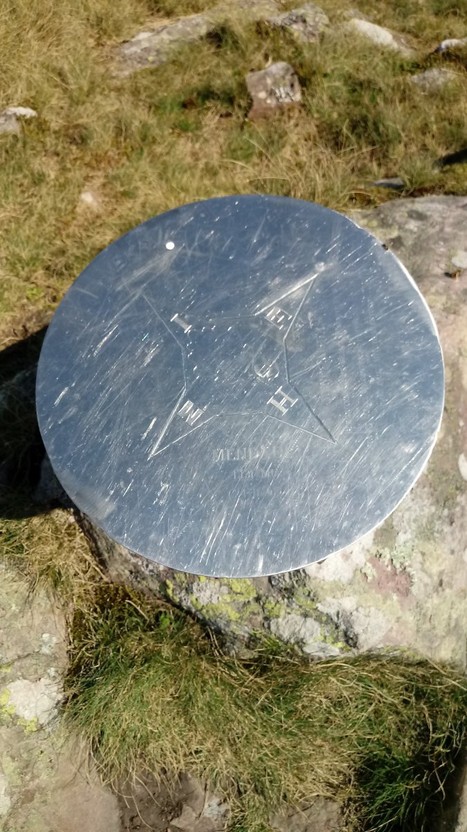 Mendaur (1131m) tontorreko postontzia