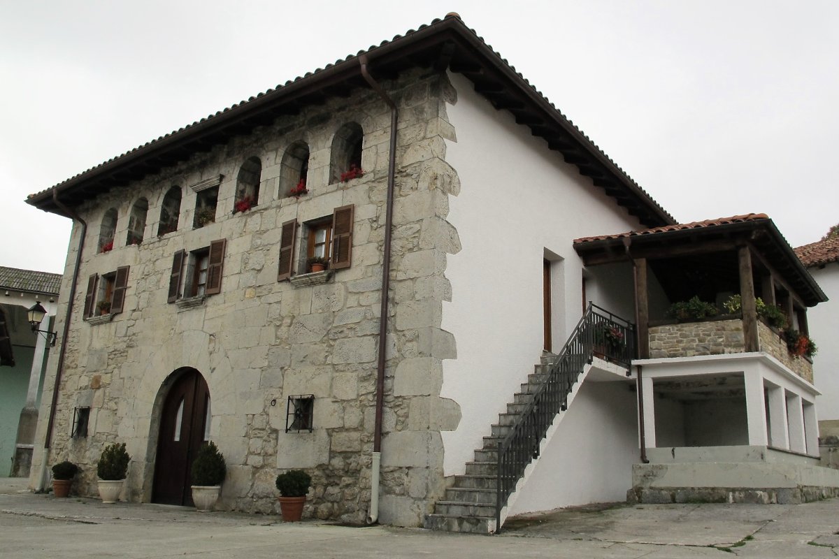 Etxezarrea etxea, Igoa-Basaburua