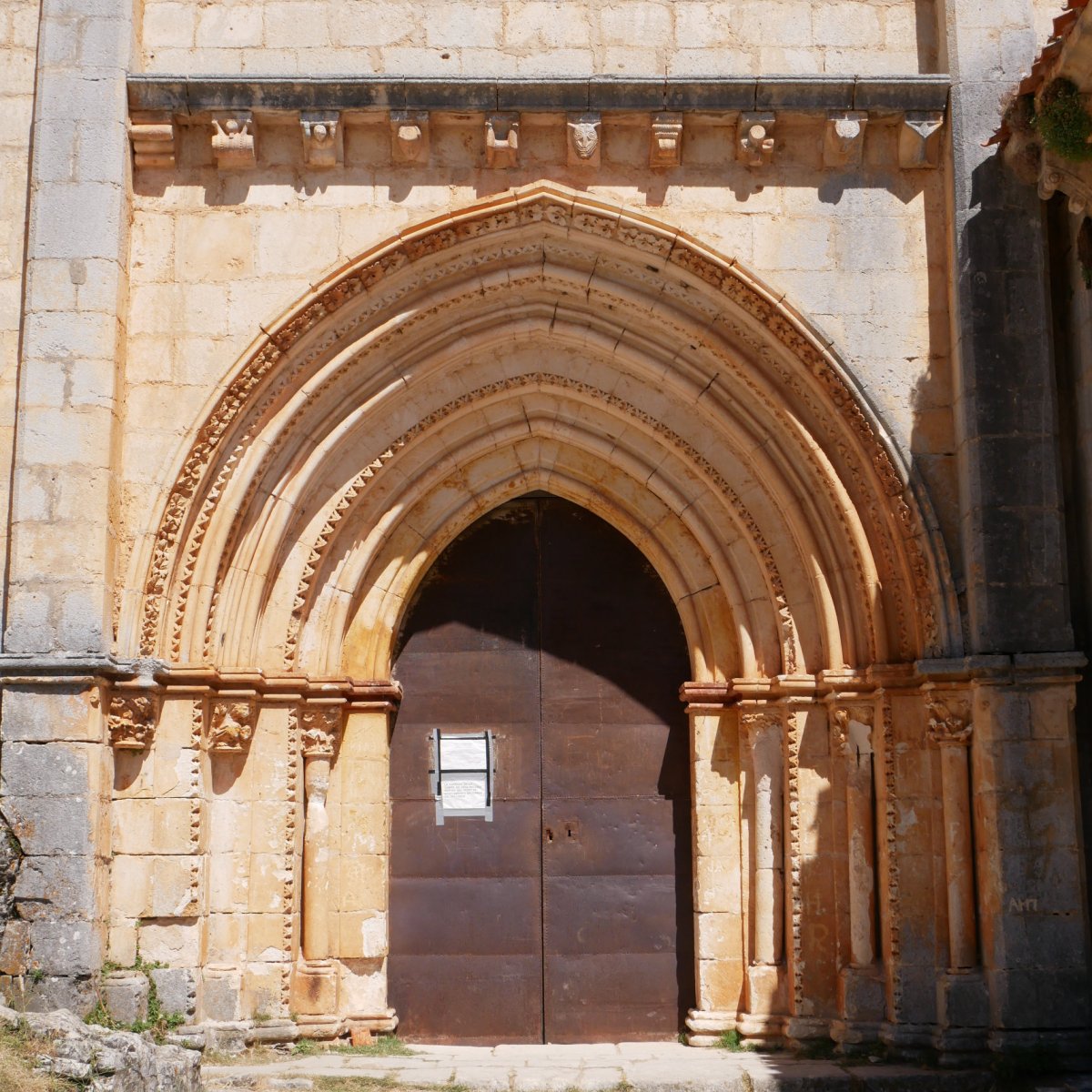 San Bartolome ermita, Lobos ibaiaren arroilan