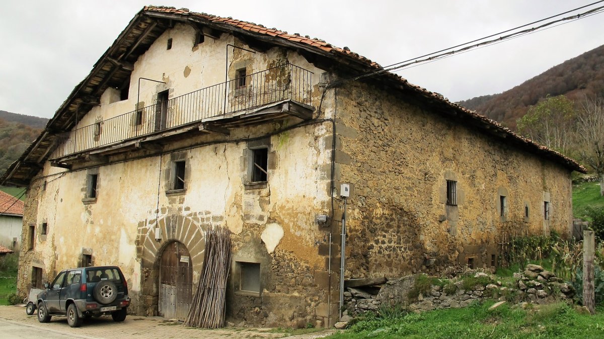 Kastenea etxea, Arrarats-Basaburua