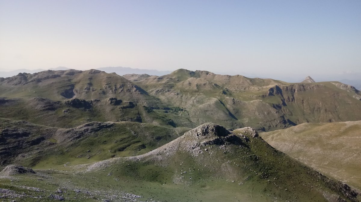 Pardarri, Ganbo eta Txindokiko punta Aldaonetik.jpg