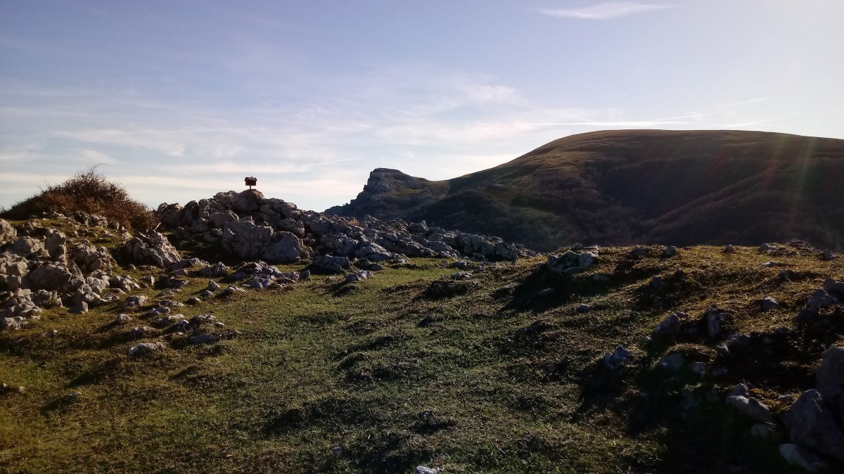 Arrabakoatxa (1177m) tontorra eta postontzia