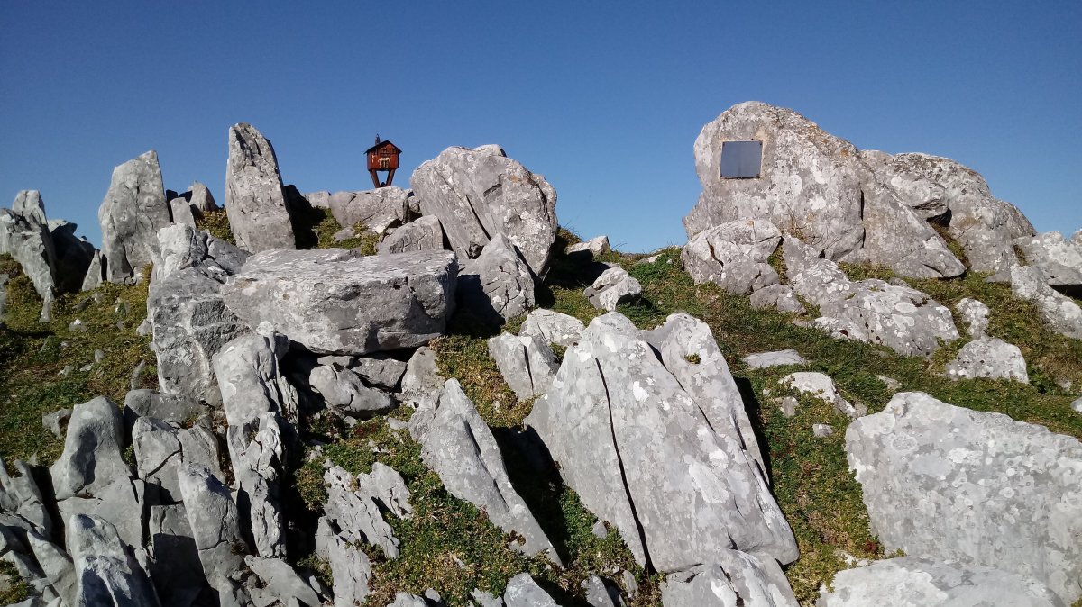 Gorosteta (1259m) tontorra eta postontzia