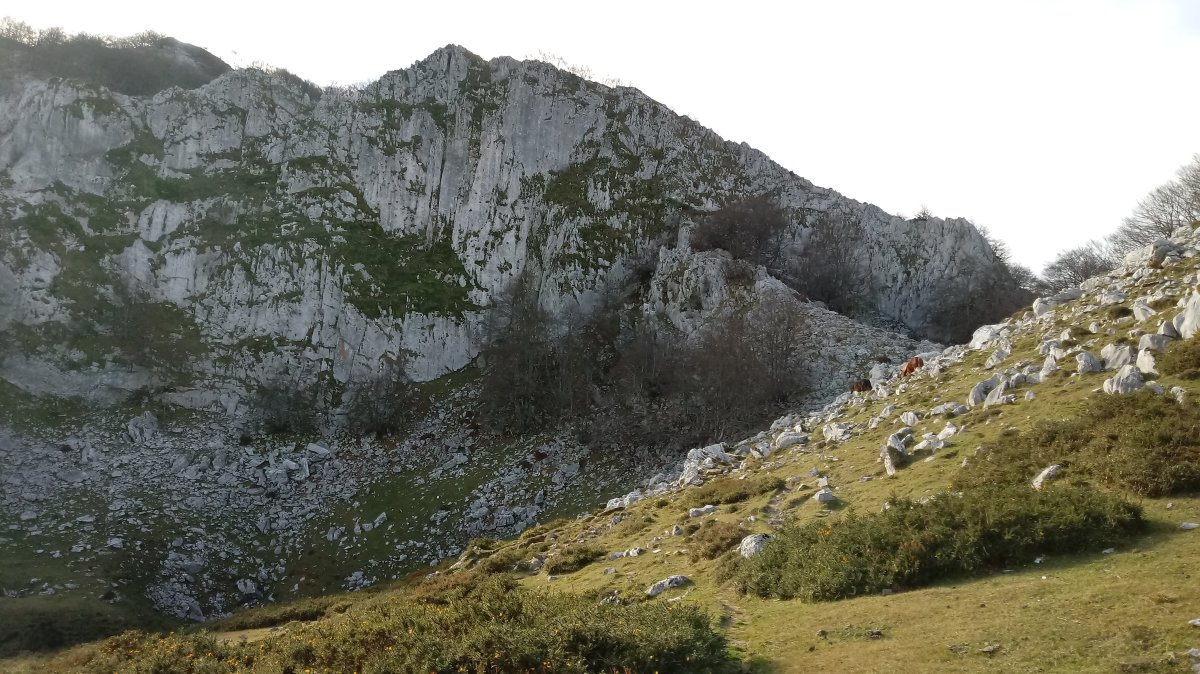Uresartutendan Atxa (1188m) Arraba aldetik ikusita