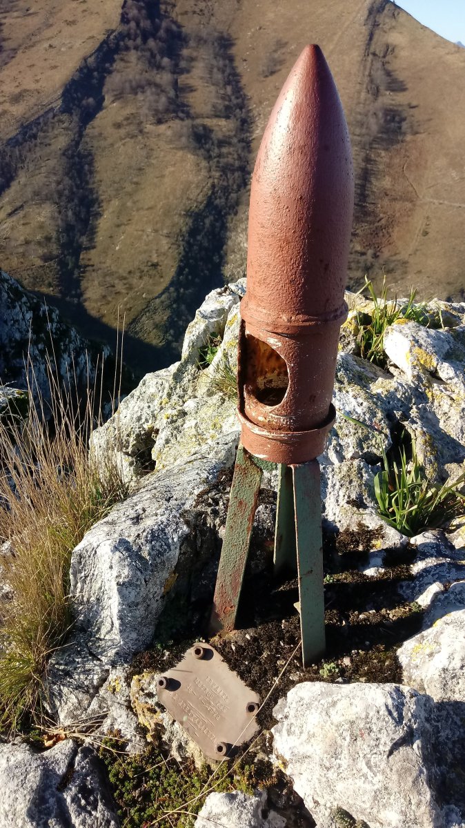 Iruaitz (755m) tontorreko postontzia