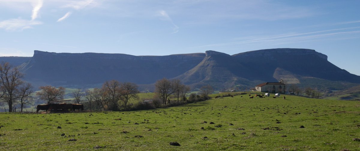 Etxaurren ermita eta Gorobel mendikatea