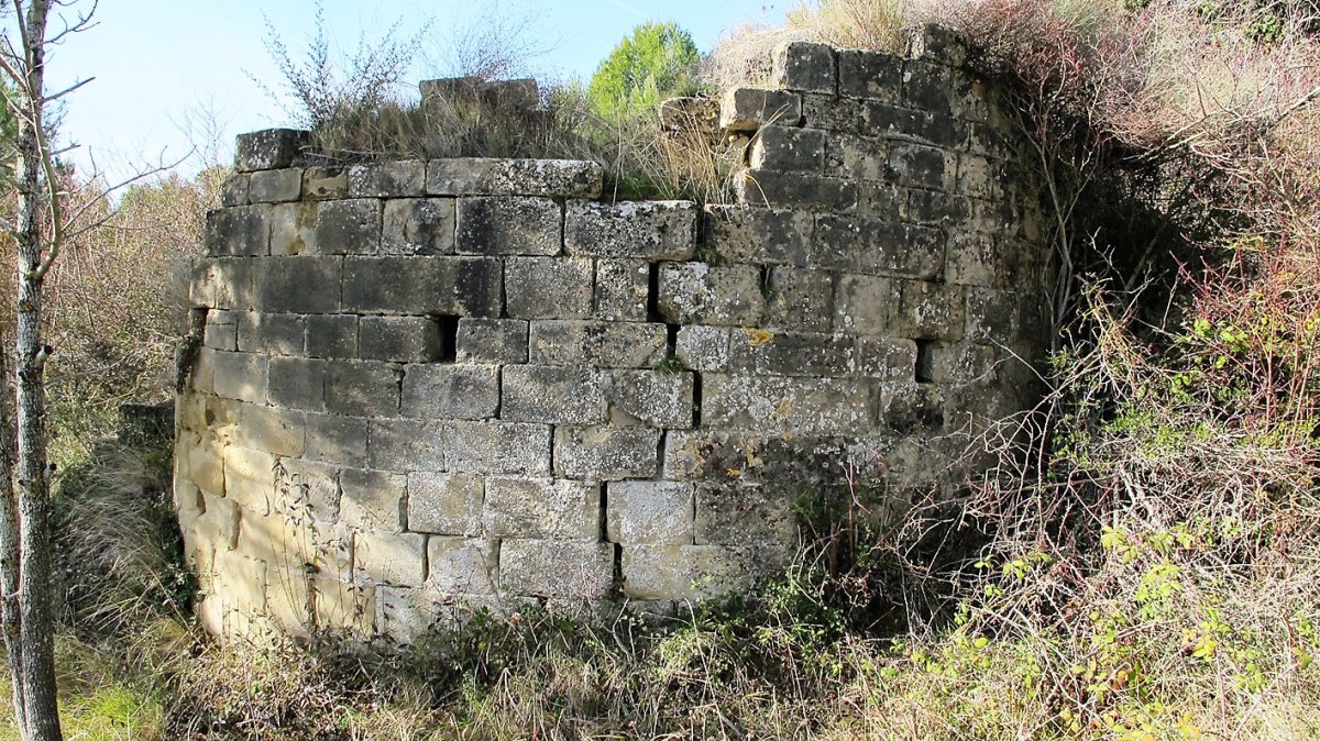 San Andrés de Longar elizaren hondakinak, Viana