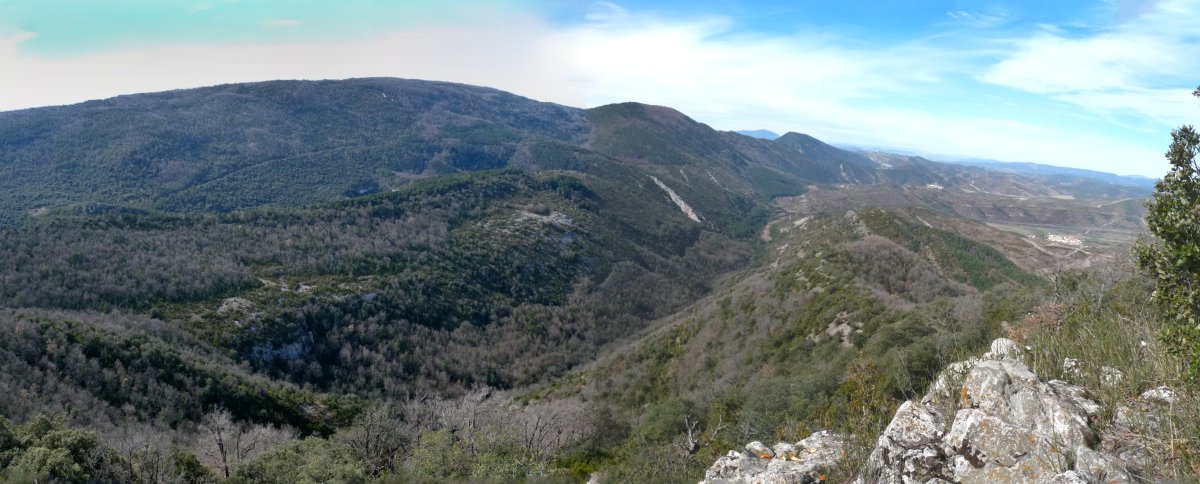 Benasako sakana eta Illon mendilerroa Puyalotetik 