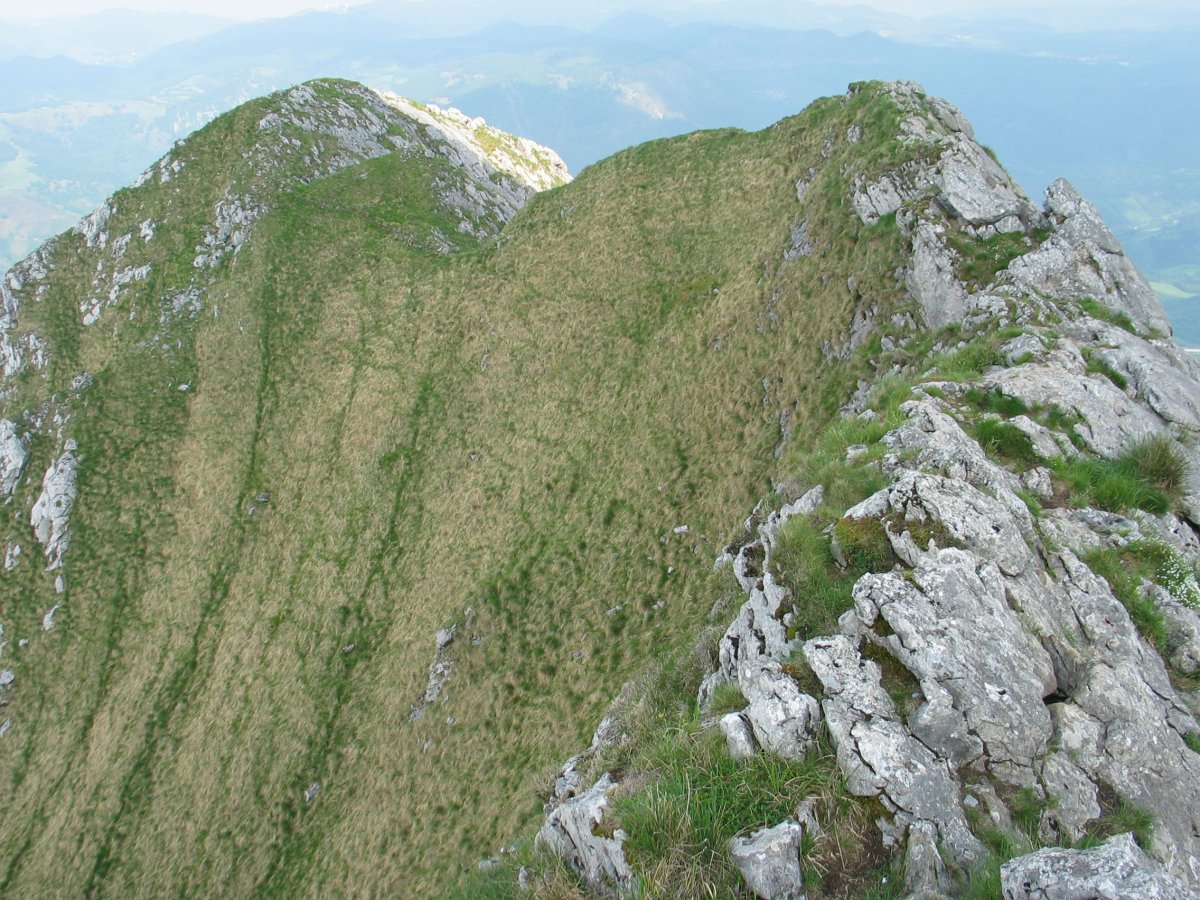 Gandorreko azken metroak tontorrerako bidean