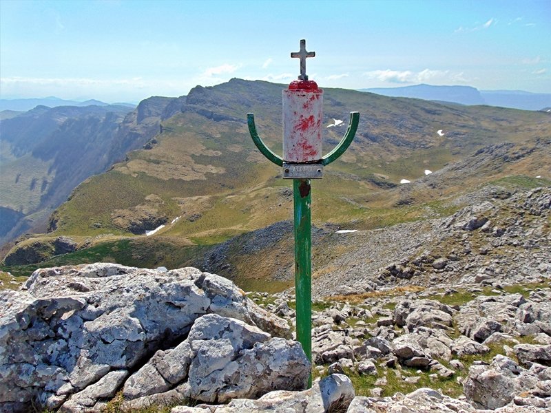 Buzoia. Atzean, Intzako Dorrea