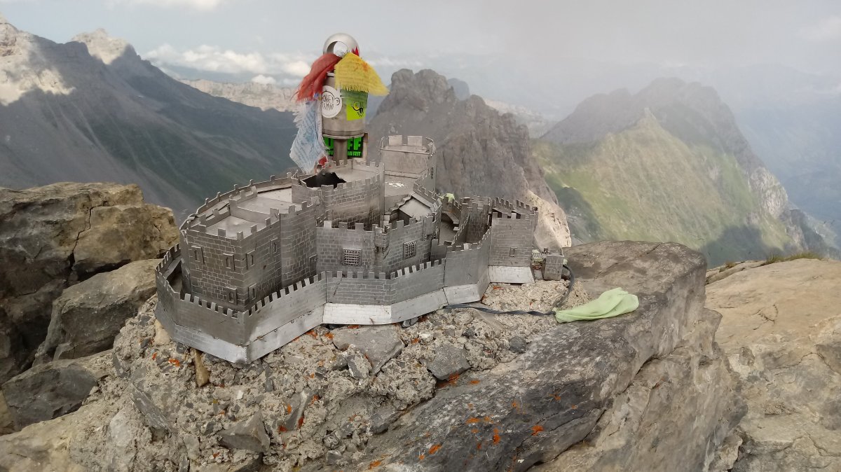 HEM (2446m), postontzia